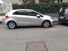VENDESI KIA RIO ANNO 2014