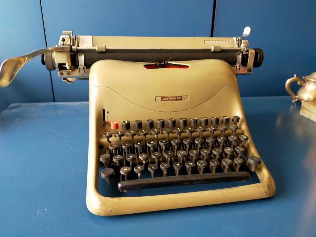 Olivetti Lexikon 80 macchina da scrivere - 2/10