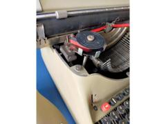 Olivetti Lexikon 80 macchina da scrivere