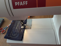Pfaff macchina da cucire InStyle 1524 professionale con accessori e manuale