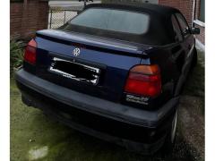 Auto storica: Volkswagen 1E Golf Cabriolet decappottabile