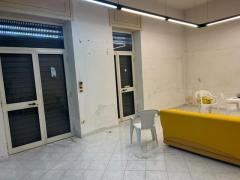 Locale commerciale su strada
