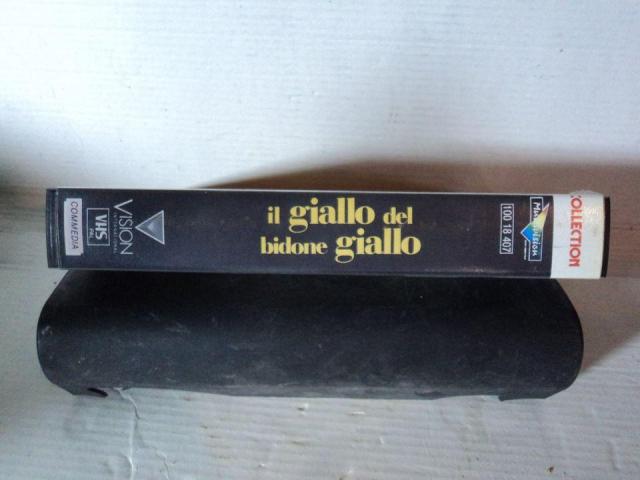 "Il giallo del bidone giallo ", film/commedia in VHS - 2/4