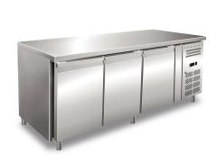 Tavolo refrigerato tre ante ventilato