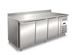 Tavolo refrigerato tre ante con alzatina