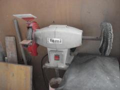 SMERIGLIATRICE E  PULITRICE DA BANCO MOLTO ROBUSTA