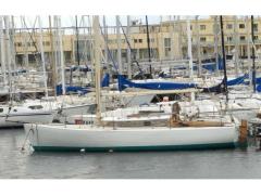 Imbarcazione a vela