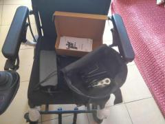 vendo sedia a rotelle per disabili mai usata nuova in perfette condizioni
