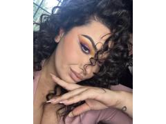 MAKE UP ARTIST