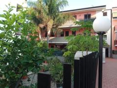 Giardini Naxos Appartanvilla con Garage e Giardino Privato