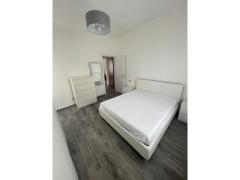 Bilocale ristrutturato a 20 minuti di metro da Loreto.