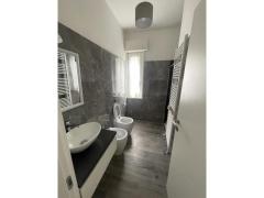 Bilocale ristrutturato a 20 minuti di metro da Loreto.