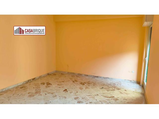 Ampio appartamento al secondo piano da ristrutturare ad Aspra - 3/10