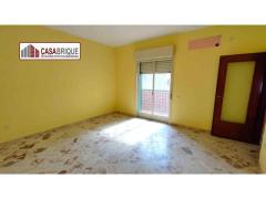 Ampio appartamento al secondo piano da ristrutturare ad Aspra