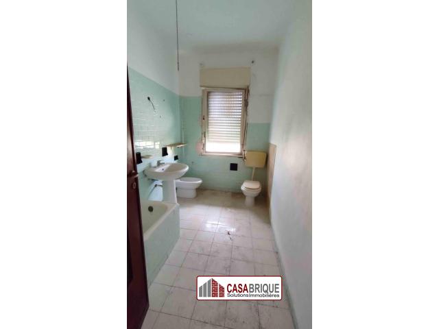 Ampio appartamento al secondo piano da ristrutturare ad Aspra - 10/10