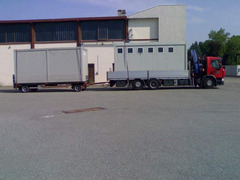 TRASPORTI CON CAMION 4 ASSI P.ta 140/160 ql. CON GRU A MILANO