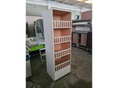Scaffale in legno per panetteria usato