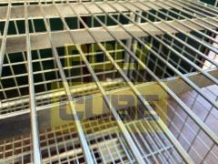 ROLL CONTAINER O CARRELLI CON RIPIANI usati