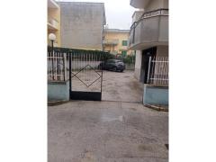 Affittasi posti moto coperti in cortile chiuso