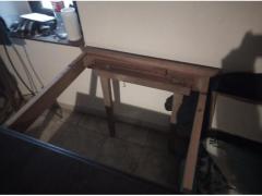 Tavolo in legno con sedie