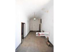 Casa indipendente da ristrutturare su tre livelli a Bagheria