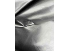 Pelle di vitello liscia anilina colore nero – Sp. 0,7