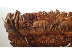 Pannello, scultura in legno con corna di cervo, realizzato a mano in noce, unico