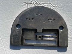 Pfaff 48519 placca 1 Ago a 3 ranghi per macchine industriali