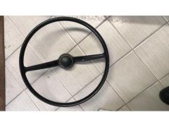 volante sterzo VW Maggiolino 111415651F prima serie ,buono stato colore nero ,diametro 40 come da fo