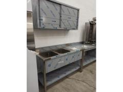 ARREDAMENTO IN ACCIAIO INOX - PRONTA CONSEGNA - LAVATOI - TAVOLI - TAVOLI ARMADIATI - PENSILI