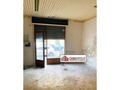 Locale commerciale in affitto a Santa Flavia