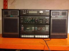Vintage Philips Stereo D8677 / 02