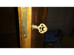 Tavolino con mobiletto in stile olandese