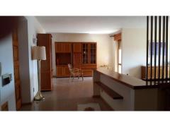 La Maddalena grande appartamento ind. con vista mare + garage e posto auto