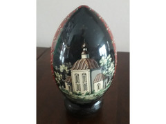 Uovo di Pasqua russo  in legno dipinto a mano  firmato 1993  in cirillico
