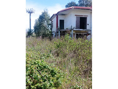 Mondragone In ottimo contesto cielo terra a rustico con ampio terreno circostante