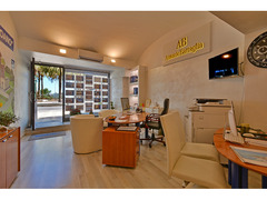 LOANO FRONTE MARE L'AGENZIA RETECASA VENDE TRILOCALE FRONTE MARE