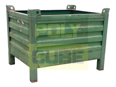 Cassoni in ferro impilabili usati