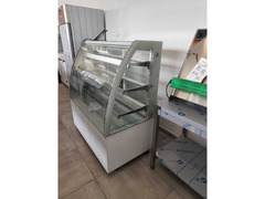 Vetrina - espositore refrigerato pasticceria - +2+8°C - ventilata - 1225x680x1420h