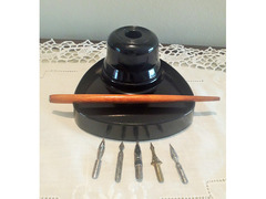 Calamaio in bakelite  d'epoca  colore  nero