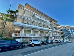 IN VENDITA POSILLIPO VIA PETRARCA