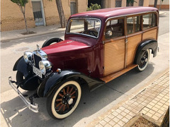 Studebaker Esrkine Woody del 1924 completamente restaurata