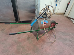 IRRORATORE MANUALE CARRELLATO USATO