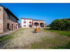 Rustico ristrutturato indipendente con parco a Fontanellato (PR)