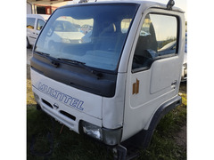 Cabina Nissan Cabstar anno 2003
