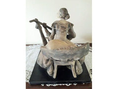 Salvatore Cipolla elegante scultura realizzata in terracotta