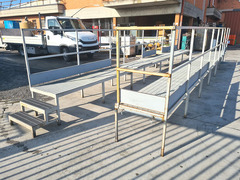 PEDANE CON PARAPETTI E SCALE USATE