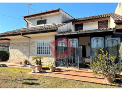 ELEGANTE VILLA BIFAMILIARE - ZONA FINOCCHIO