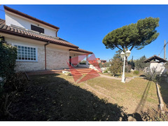 VILLA BIFAMILIARE OTTIME RIFINITURE - ZONA FINOCCHIO