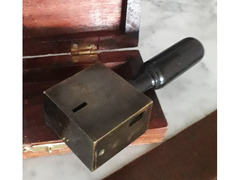 Squadro a riflessione fine '800 Pietro Merli  Milano , tascabile in buono stato senza incrinature,